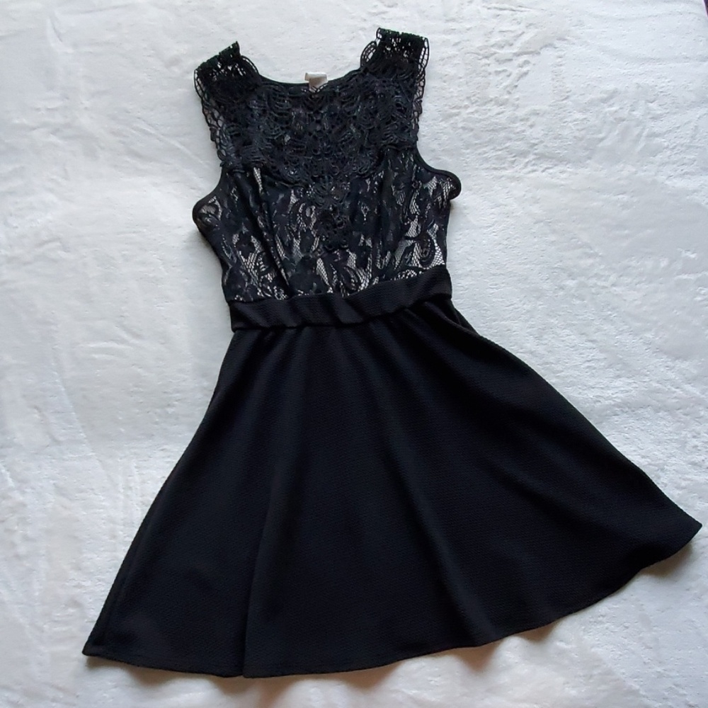 Black lace dress